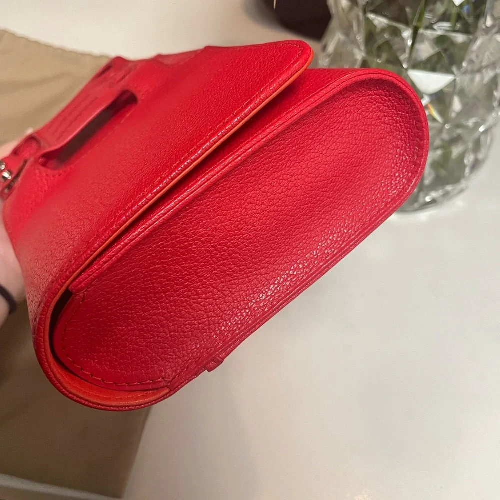 Perrin Le Cabriolet Hand Insert Red Clutch - Picture 6 of 11